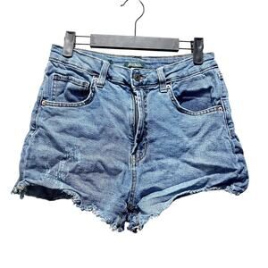 Wild Fable High Rise Mom Shorts Medium Wash Booty Shorts Frayed Cut Off Size 8